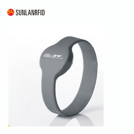 Китай Cheap Popular Silicon RFID Wristband, Colorful Waterproof Silicone RFID Bracelets Tag поставщик